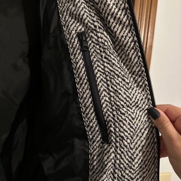 Columbia Down Jacket, Womens Large. Icy Heights II - Picture 5 of 12